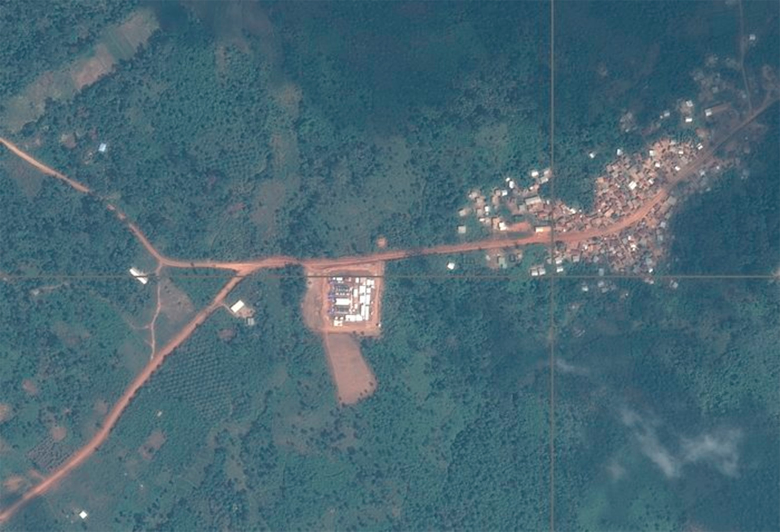 During its deployment in Guinea, B-LiFE used earth observation technologies provided by the Copernicus mission to help set up and prepare for any eventual emergency evacuation. They were also able to create real time maps of the epidemic.